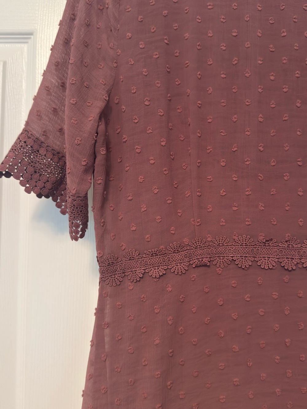 Lulus Women’s Mauve Swiss Dot Lace Midi Dress Size M Dust Rose Party Dress - Picture 4 of 9